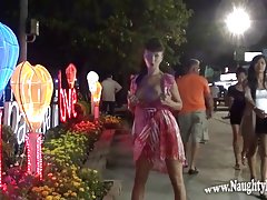 Petite chloe sa seks-po dogovoru