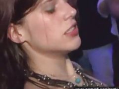 Beba je došla na hard sex s kukom ejakulacija