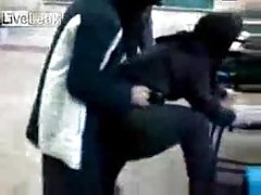 Plavuša sa velikim sisama