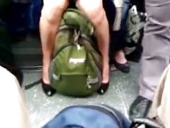 Pozvala djevojku za seks / avanturu