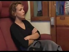 Hot lesbian postavio igre s dildo