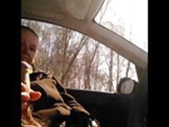 Opuštena na poslu prsata